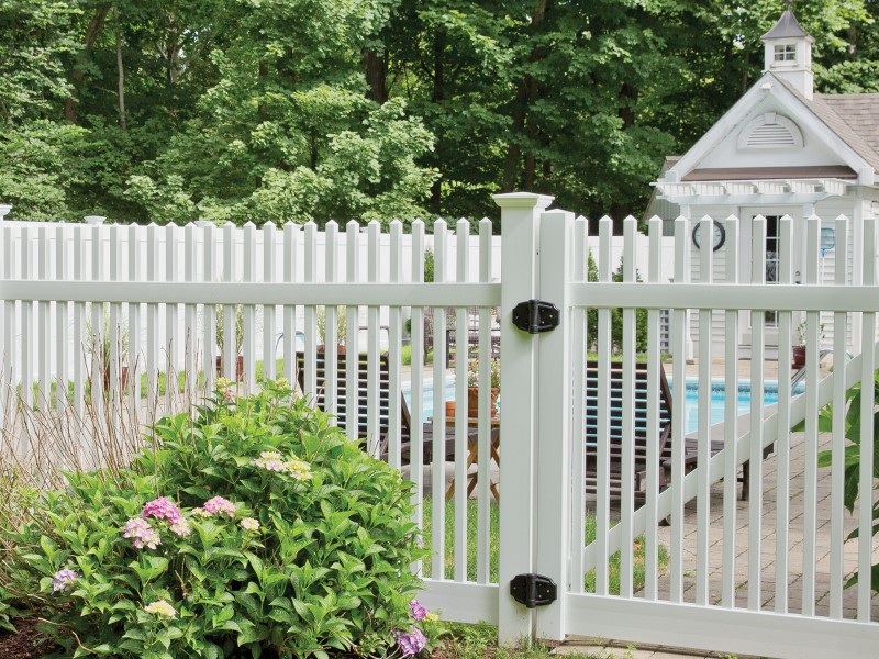 Lawrence Massachusetts residential fencing contractor