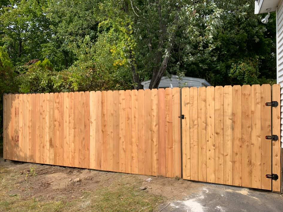 North Reading MA stockade style wood fence