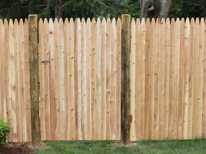 Pelham NH stockade style wood fence